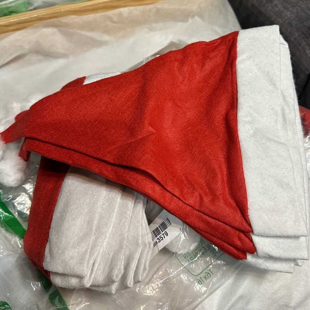 Santa Hats for Kids. Bulk bag of 24 felt hats. New in bag